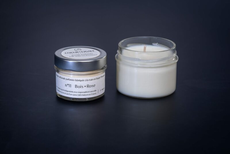 Bougie parfumée Bois de Rose par Coeur de Cigale, artisan cirier en Provence.