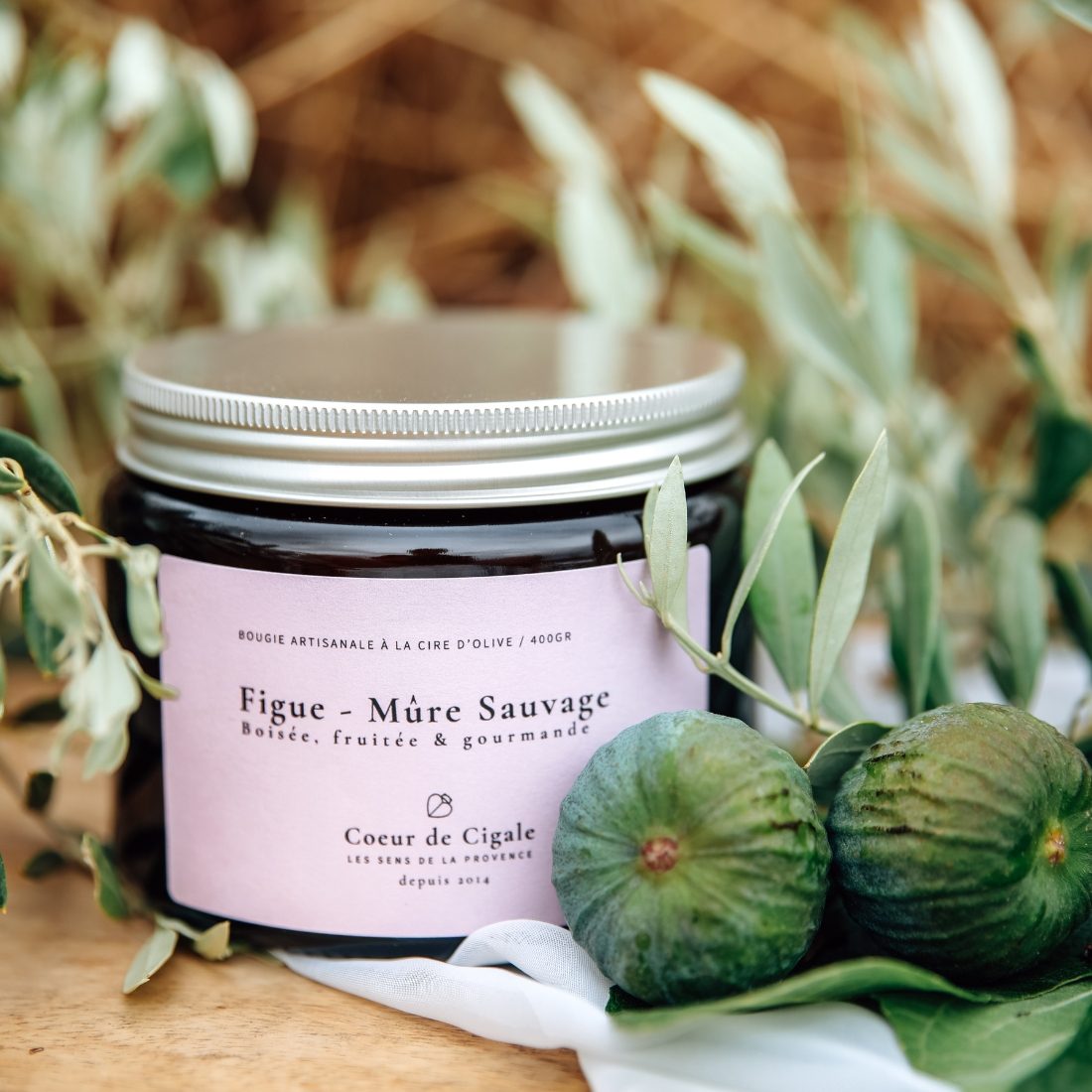 Grande bougie parfumée Figue et Mûre Sauvage. Bougie végétale à la cire d'olive.