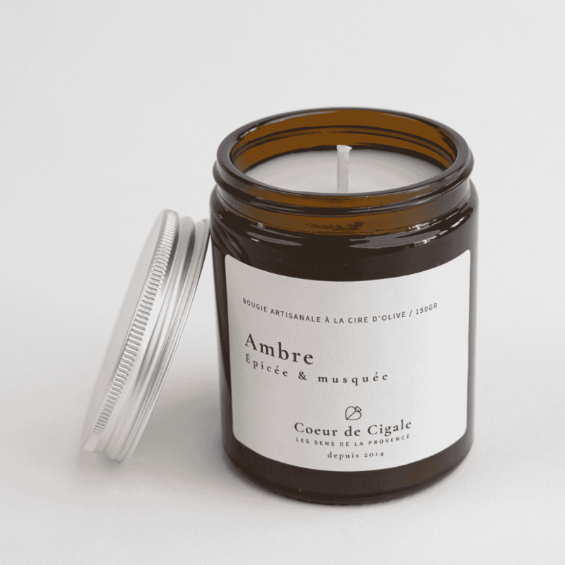 Bougie ambre, parfum épicé et musqué. Création artisanale.